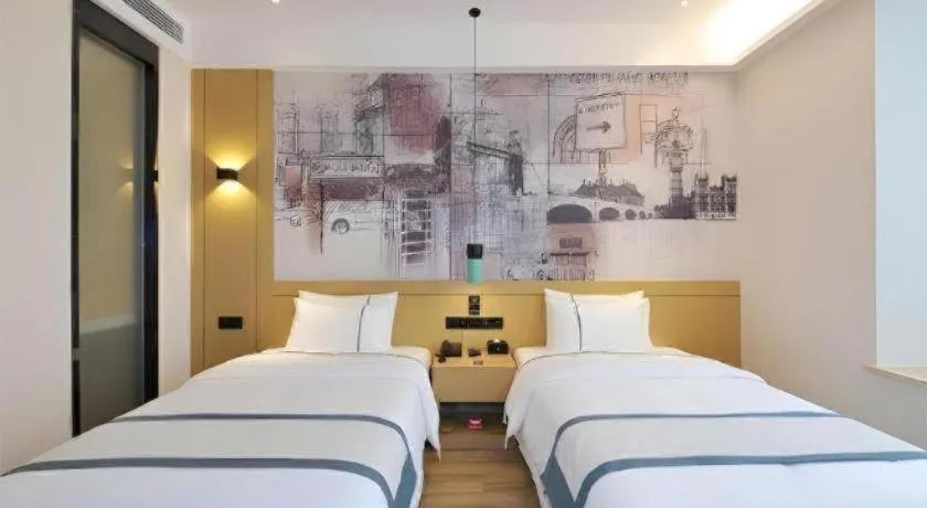 Bed in City Comfort Inn Chengdu Wenjiang University Town Fengxi River Metro Station