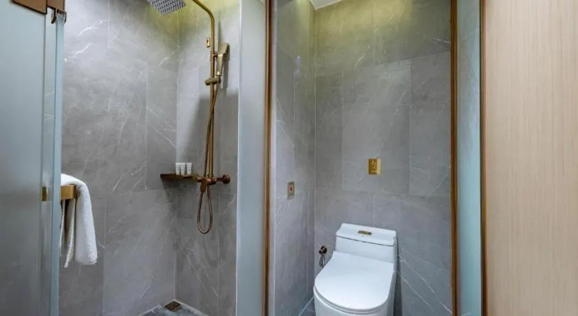 ZMAX Hotels Shenzhen Lianhuacun Metro Station