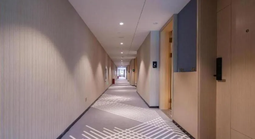 ZMAX Hotels Shenzhen Lianhuacun Metro Station