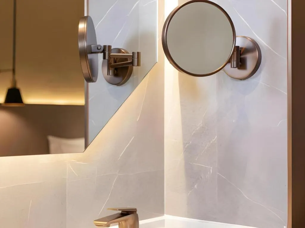 ZMAX Hotels Shenzhen Lianhuacun Metro Station