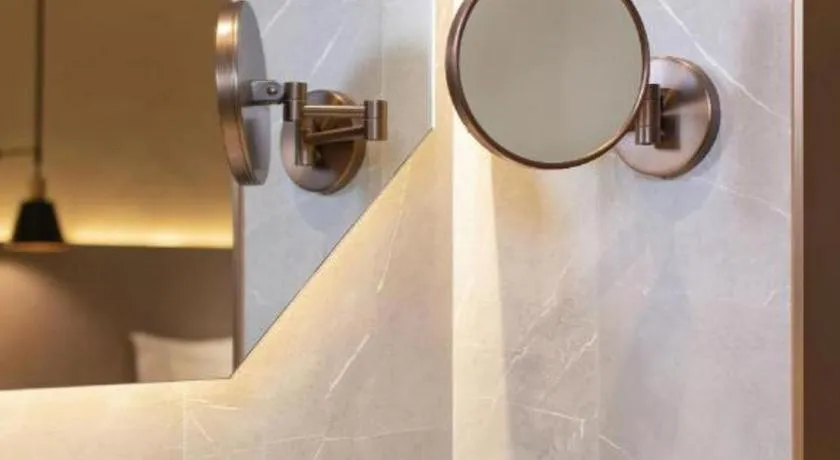 ZMAX Hotels Shenzhen Lianhuacun Metro Station