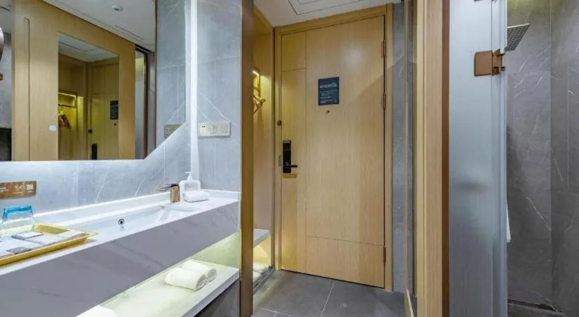 ZMAX Hotels Shenzhen Lianhuacun Metro Station