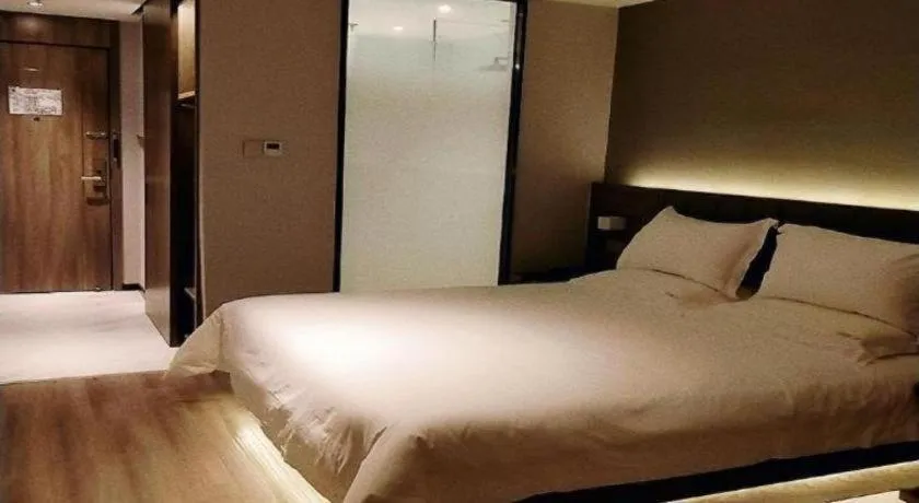 Bed in 7 Days Premium Hotel Chongqing Jiangbei International Airport Terminal 3