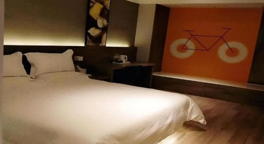 Bed in 7 Days Premium Hotel Chongqing Jiangbei International Airport Terminal 3