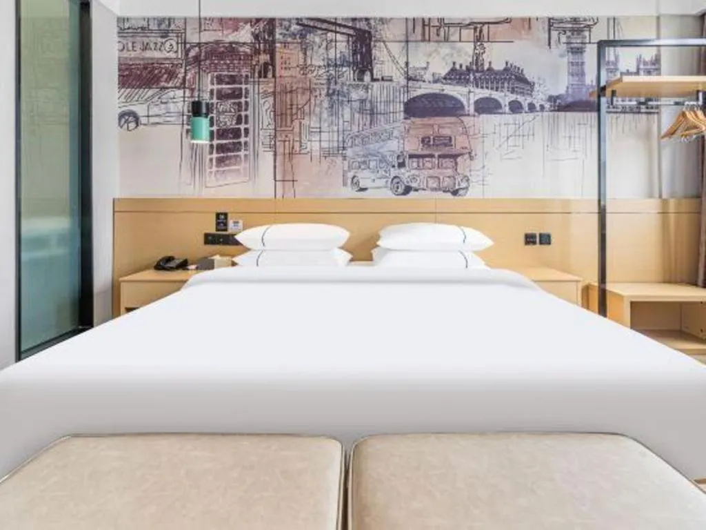 Bed in City Comfort Inn Kunming Xi'an Kang Road