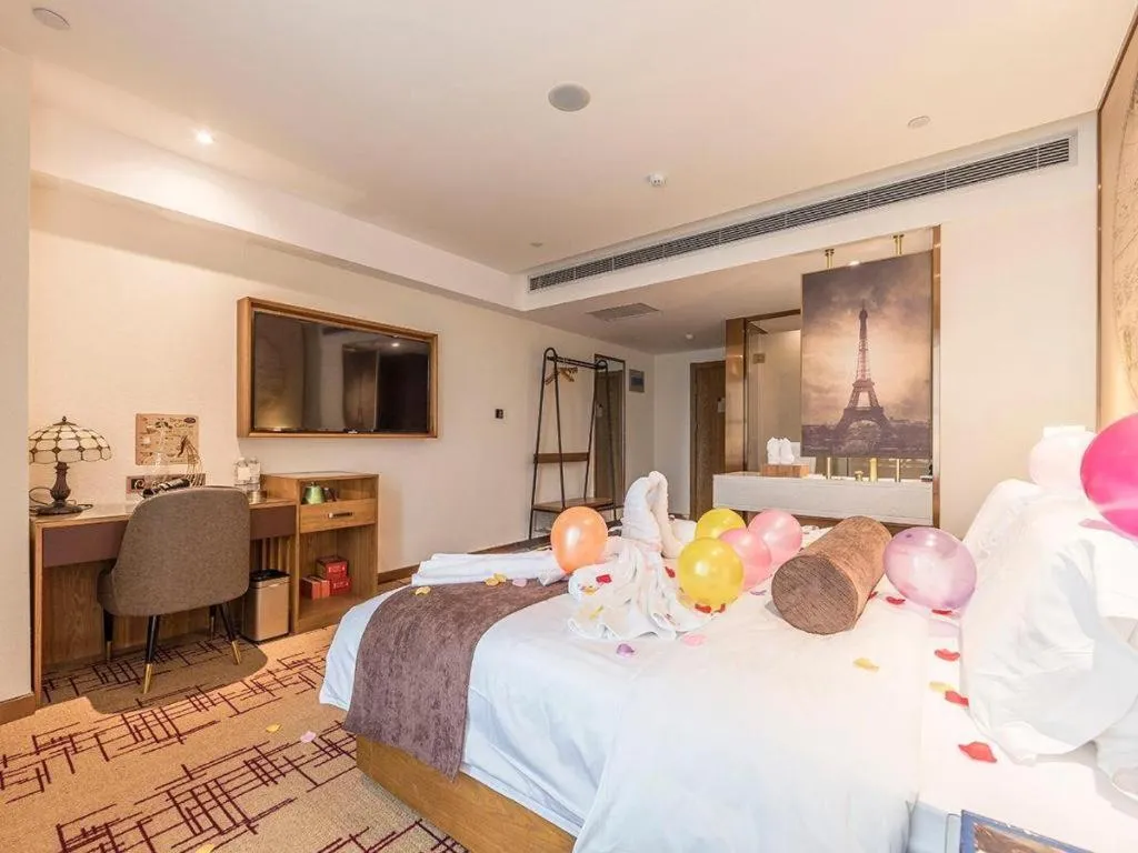 Bed in James Joyce Coffetel Zhengzhou Beilong Wetland Park