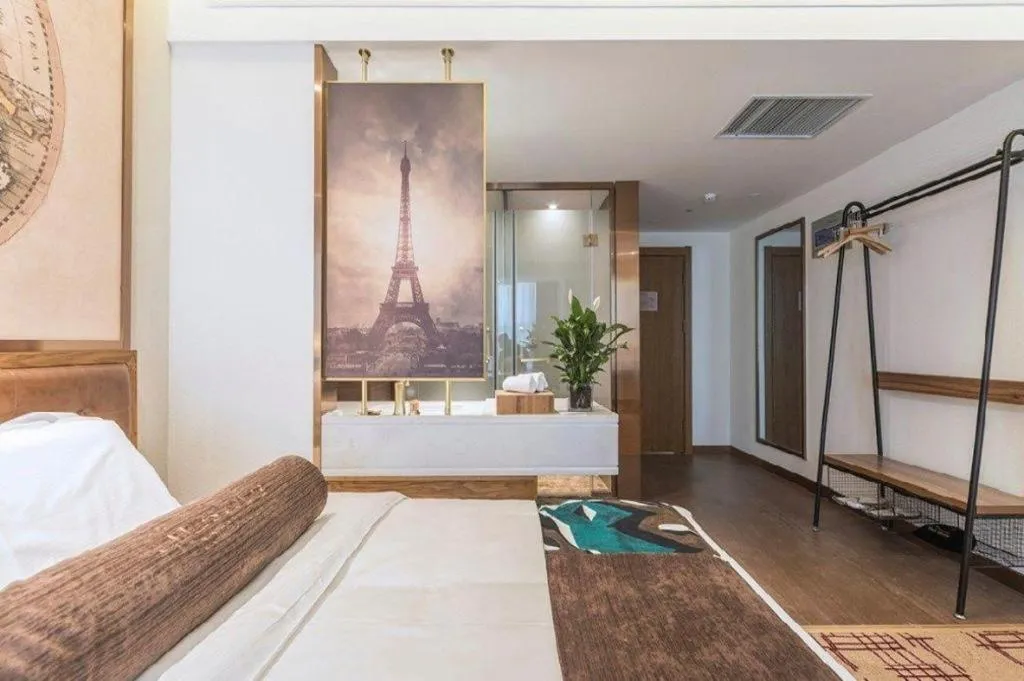 Bed in James Joyce Coffetel Zhengzhou Beilong Wetland Park