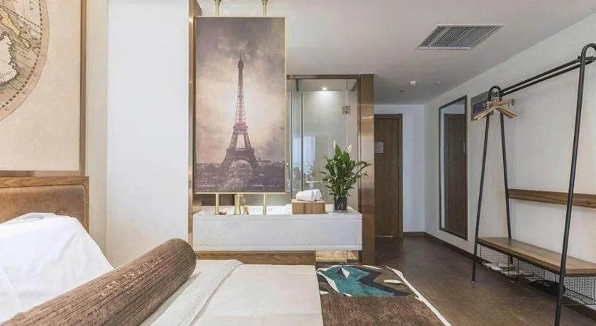 Bed in James Joyce Coffetel Zhengzhou Beilong Wetland Park