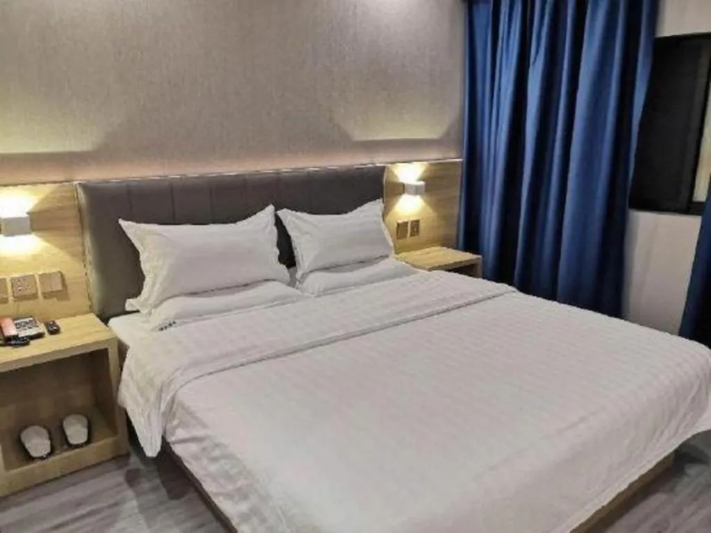 Bed in 7 Days Premium Hotel Hangzhou West lake Hubin