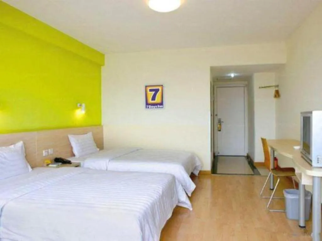 Bed in 7 Days Premium Hotel Hangzhou West lake Hubin