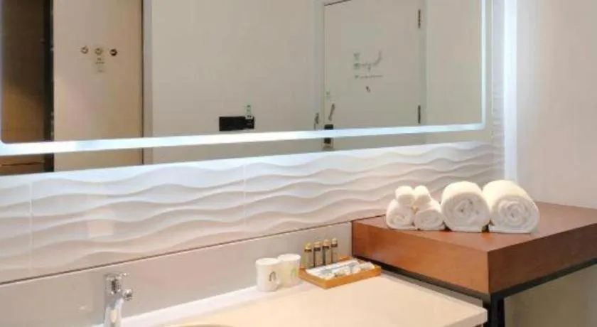 Campanile Hotel Shenzhen Bay Convention and Exhibition Center