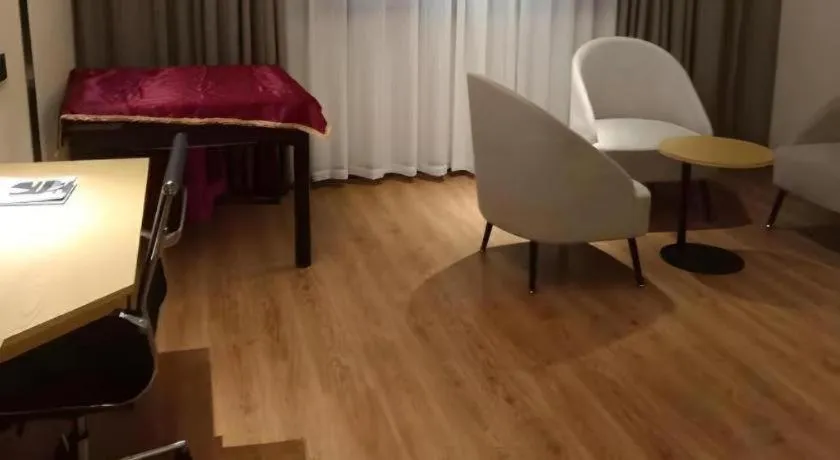 GreenTree Inn Express Fuzhou Le'an County Government Sijiu Square