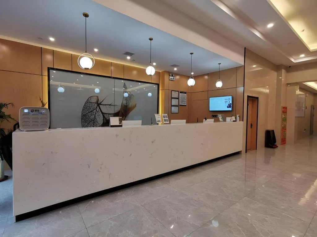 GreenTree Inn Express Fuzhou Le'an County Government Sijiu Square