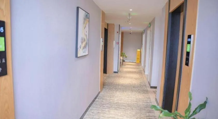 GreenTree Inn Express Fuzhou Le'an County Government Sijiu Square