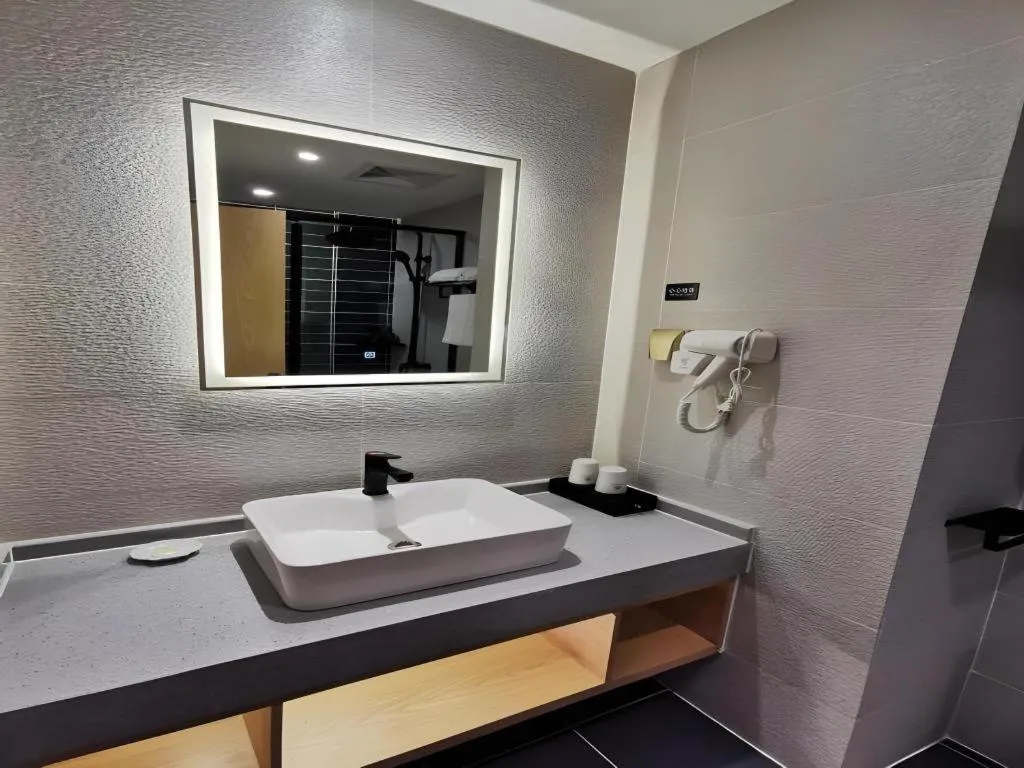 GreenTree Inn Express Fuzhou Le'an County Government Sijiu Square