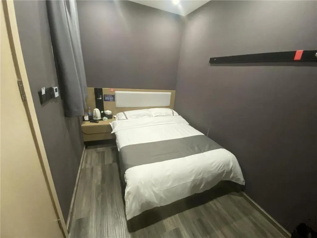 Bed in Thank Inn Hotel Zhejiang Ningbo Haishu Yinzhou Avenue Metro Station