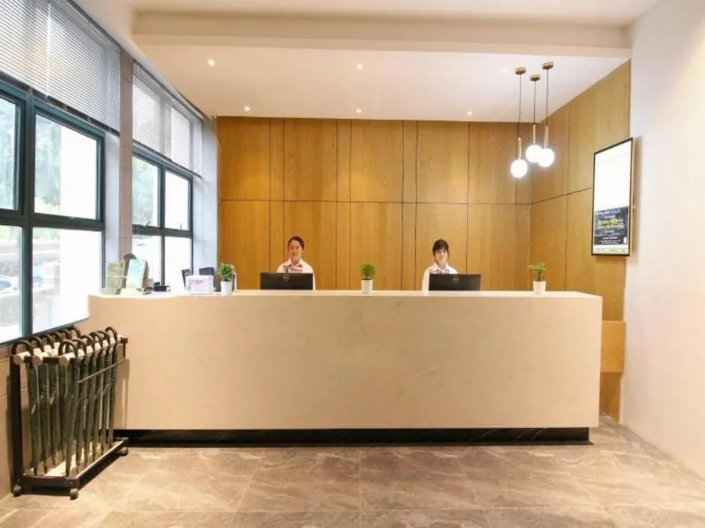 GreenTree Inn Express Suzhou Tai Lake Xukou Huadun Metro Station