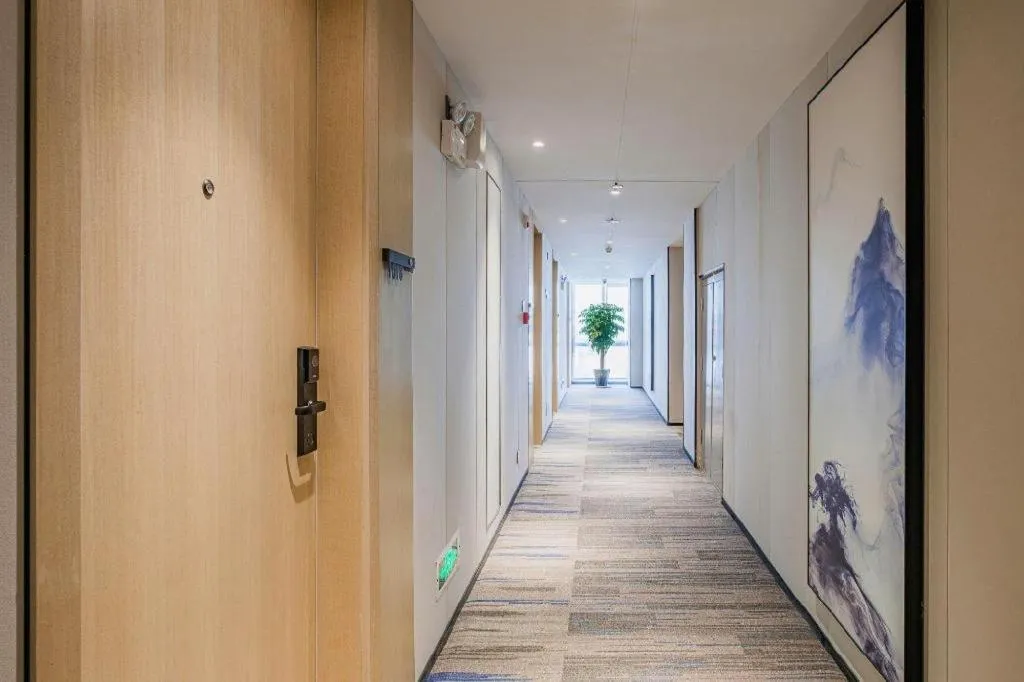 VX Hotel Hubei Wuhan Hongshan District 1st Guanggu Road