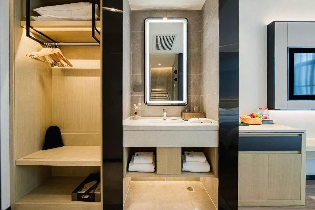 VX Hotel Hubei Wuhan Hongshan District 1st Guanggu Road