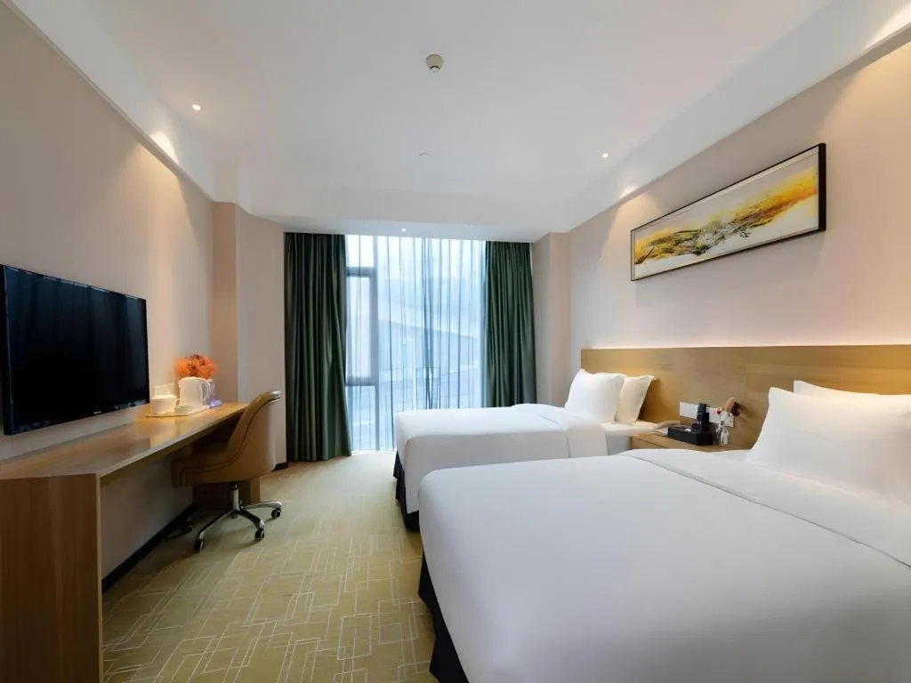 Bed in GreenTree Alliance Hotel Shenzhen Yantian District Dameisha