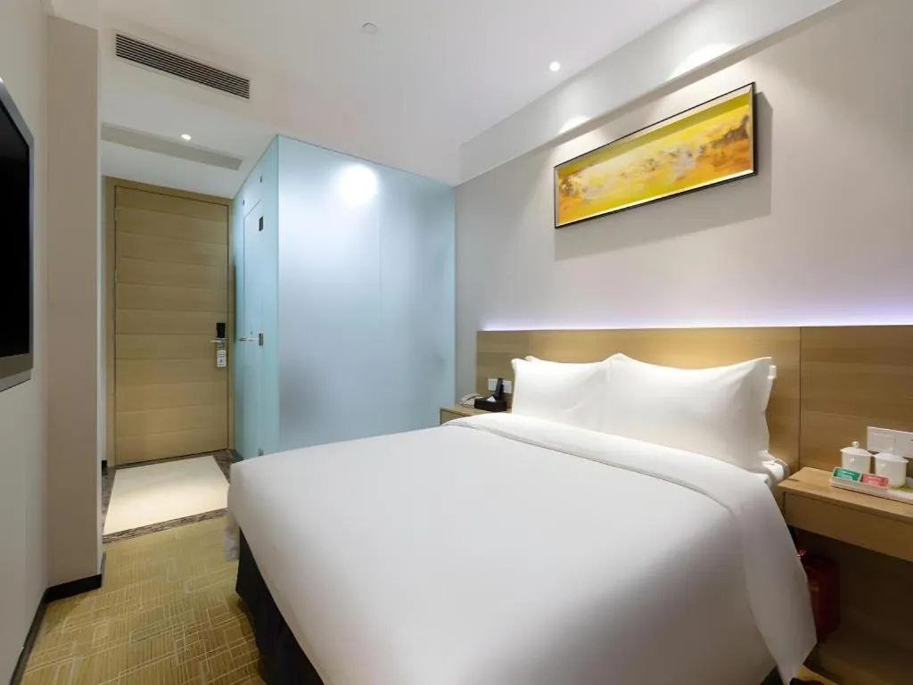 Bed in GreenTree Alliance Hotel Shenzhen Yantian District Dameisha