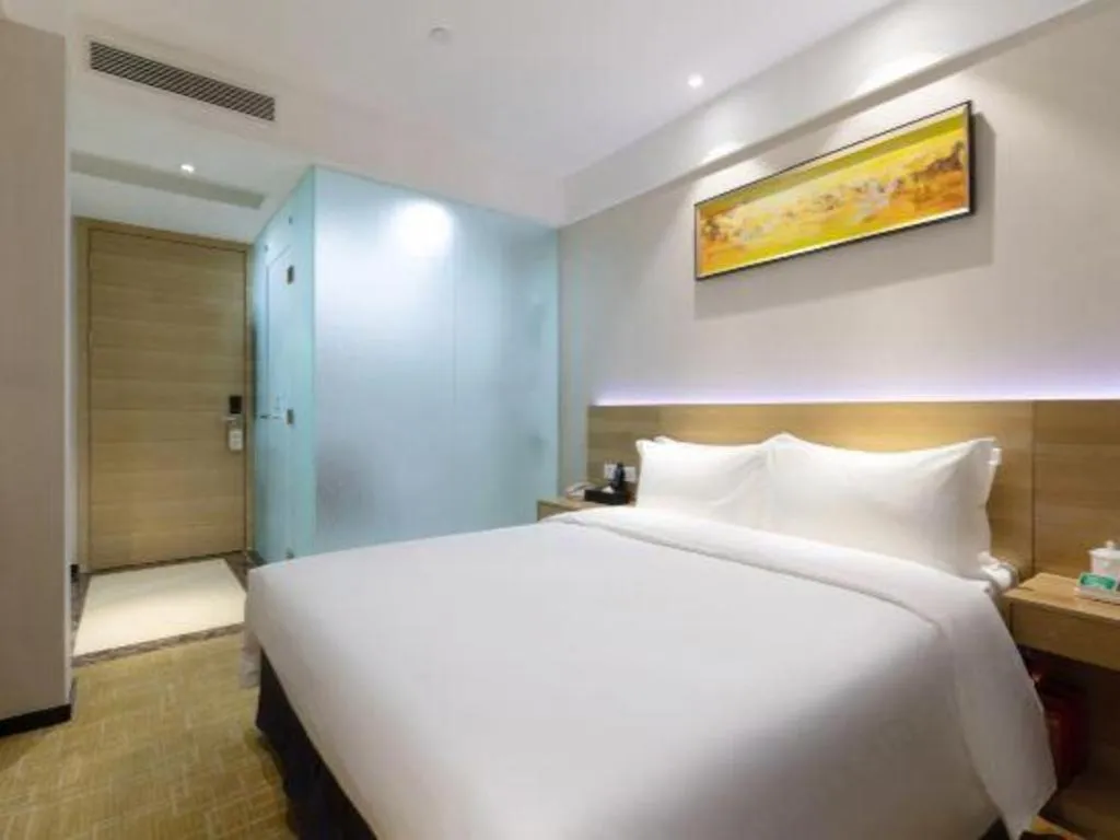 Bed in GreenTree Alliance Hotel Shenzhen Yantian District Dameisha