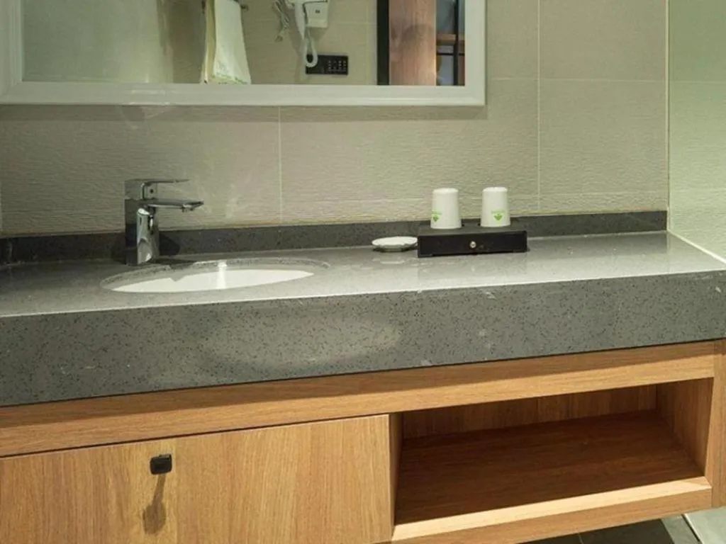 GreenTree Inn Express Suzhou Luzhi Ancient Town Scenic Area Xiaoshi Road