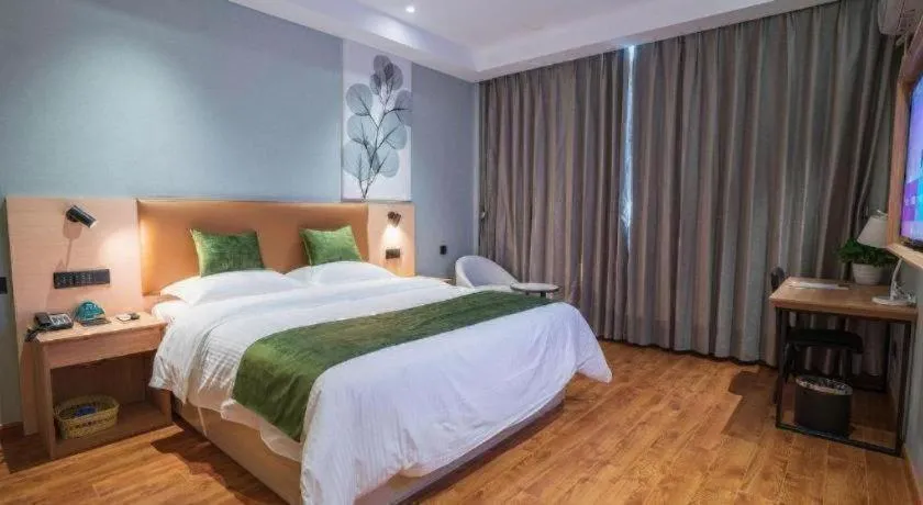 Bed in GreenTree Inn Express Suzhou Luzhi Ancient Town Scenic Area Xiaoshi Road