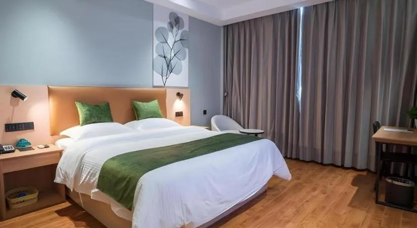 Bed in GreenTree Inn Express Suzhou Luzhi Ancient Town Scenic Area Xiaoshi Road