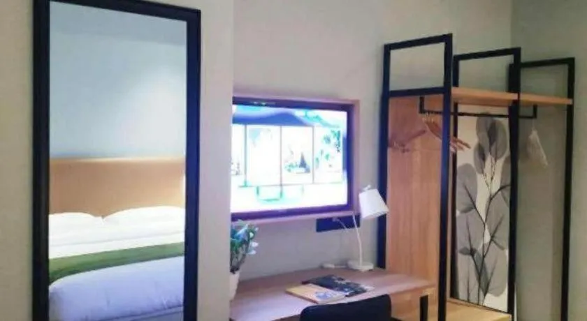 Bed in GreenTree Inn Express Suzhou Luzhi Ancient Town Scenic Area Xiaoshi Road