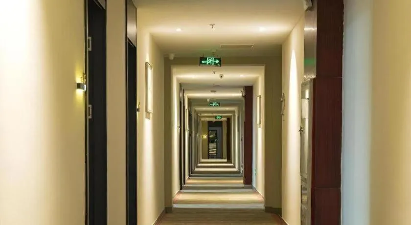 GreenTree Inn Express Suzhou Luzhi Ancient Town Scenic Area Xiaoshi Road