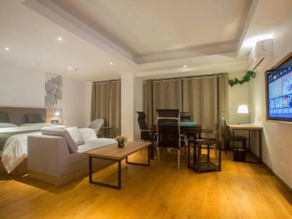 Bed in GreenTree Inn Express Hainan Haikou Haixiu Zhong Road