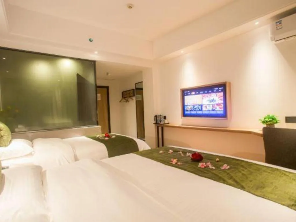 Bed in GreenTree Inn Express Hainan Haikou Haixiu Zhong Road