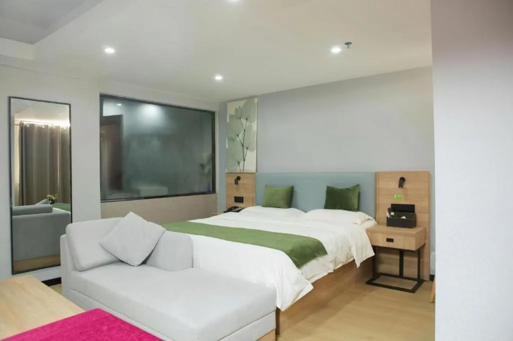 Bed in GreenTree Inn Express Hainan Haikou Haixiu Zhong Road