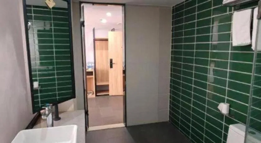 GreenTree Inn Express Hainan Haikou Haixiu Zhong Road