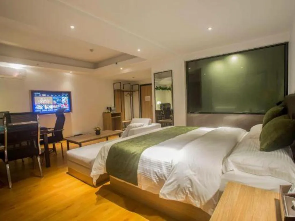 Bed in GreenTree Inn Express Hainan Haikou Haixiu Zhong Road