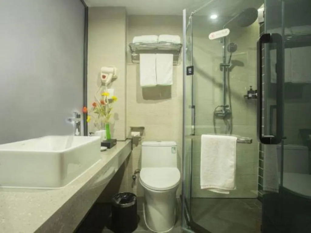 GreenTree Inn Express Hainan Haikou Haixiu Zhong Road