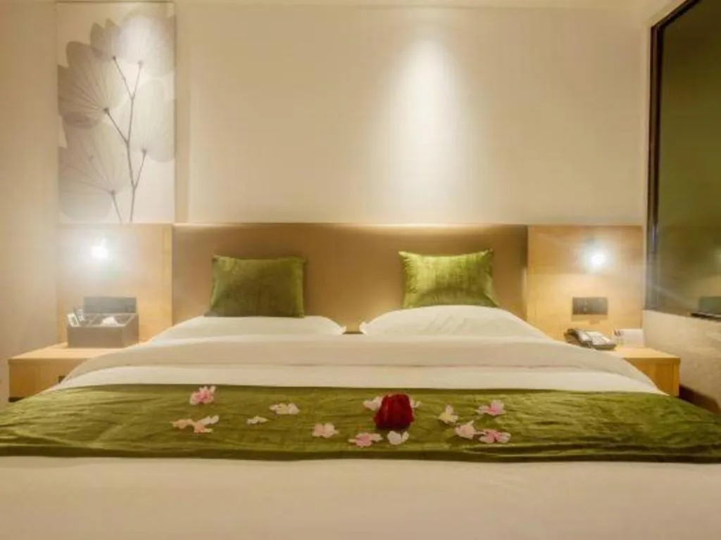 Bed in GreenTree Inn Express Hainan Haikou Haixiu Zhong Road