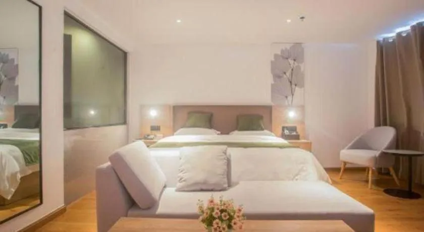 Bed in GreenTree Inn Express Hainan Haikou Haixiu Zhong Road