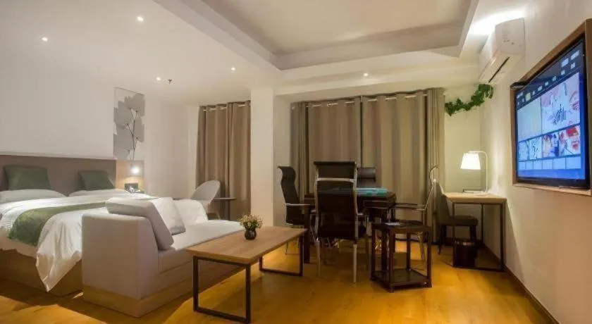 Bed in GreenTree Inn Express Hainan Haikou Haixiu Zhong Road