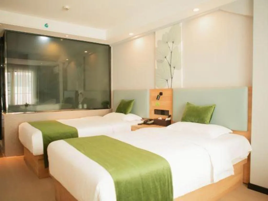 Bed in GreenTree Inn Express Hainan Haikou Haixiu Zhong Road