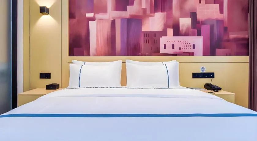 Bed in City Comfort Inn Chongqing Pengshui Yujing Jiangshan