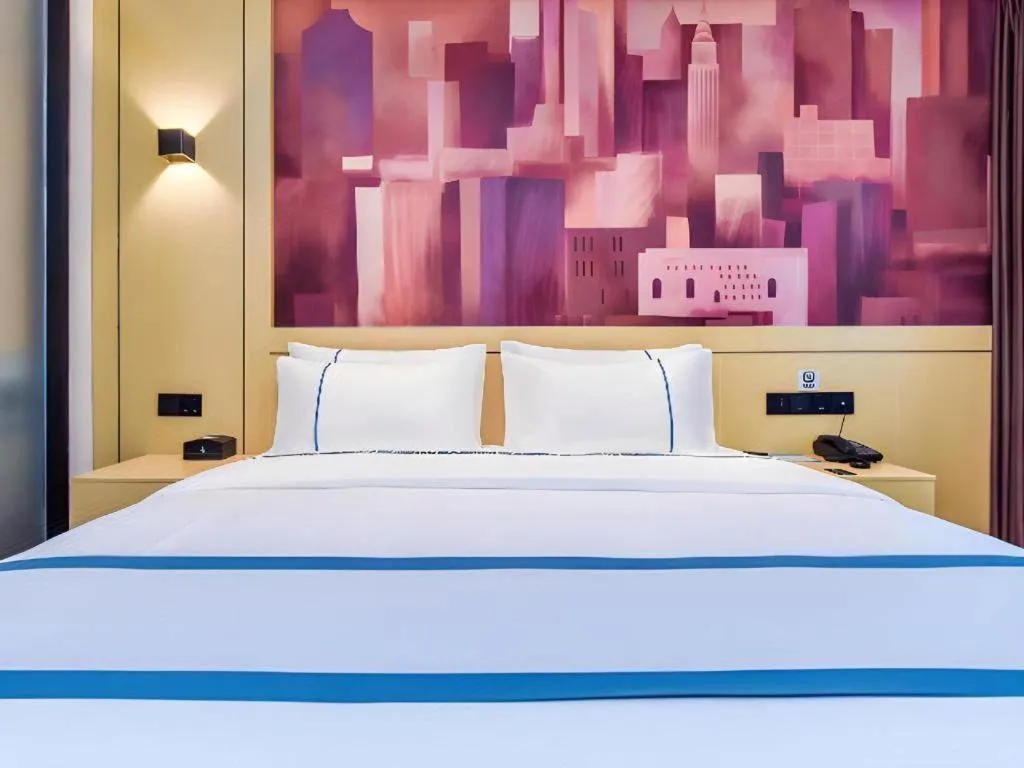 Bed in City Comfort Inn Chongqing Pengshui Yujing Jiangshan