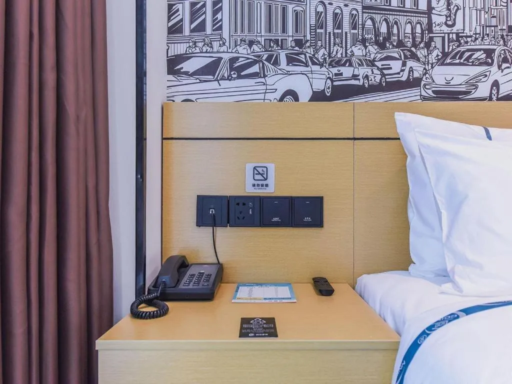 Bed in City Comfort Inn Chongqing Pengshui Yujing Jiangshan