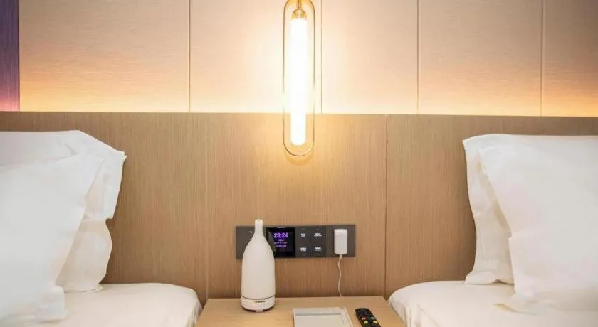 Bed in Lavande Hotel Shenzhen East Gate Wanxiang City Guomao Metro Statipn