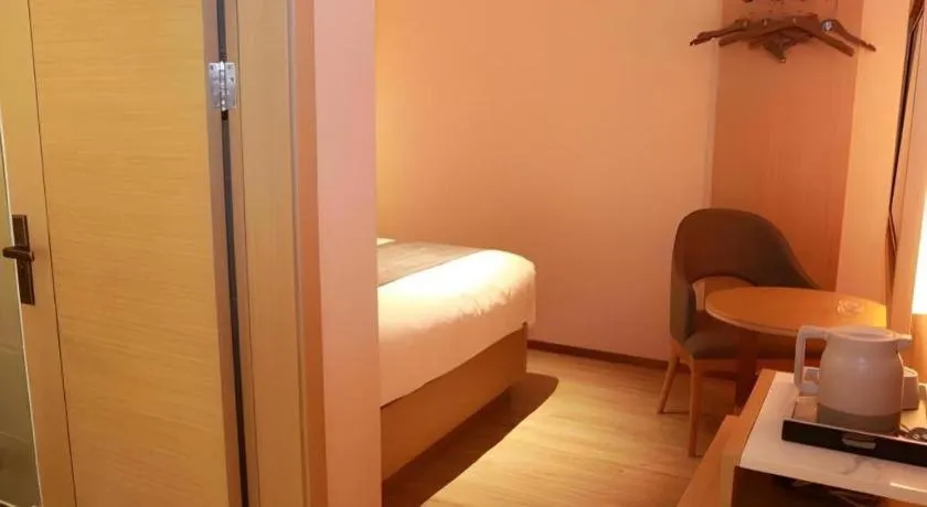 Bed in Lavande Hotel Shenzhen East Gate Wanxiang City Guomao Metro Statipn