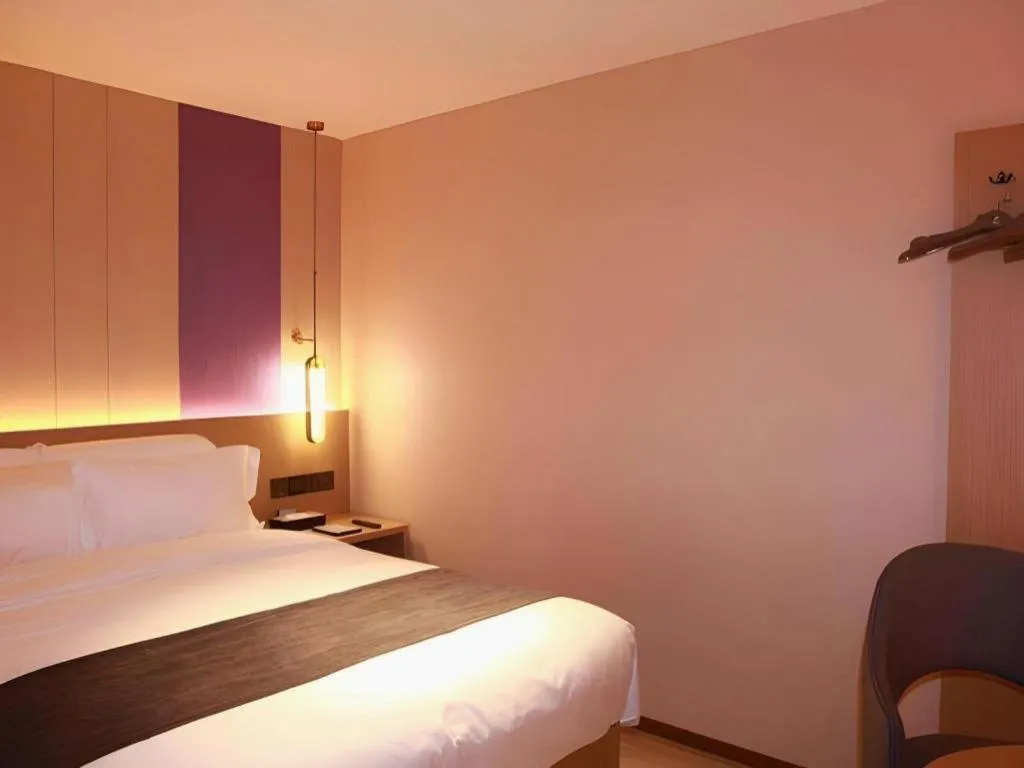 Bed in Lavande Hotel Shenzhen East Gate Wanxiang City Guomao Metro Statipn