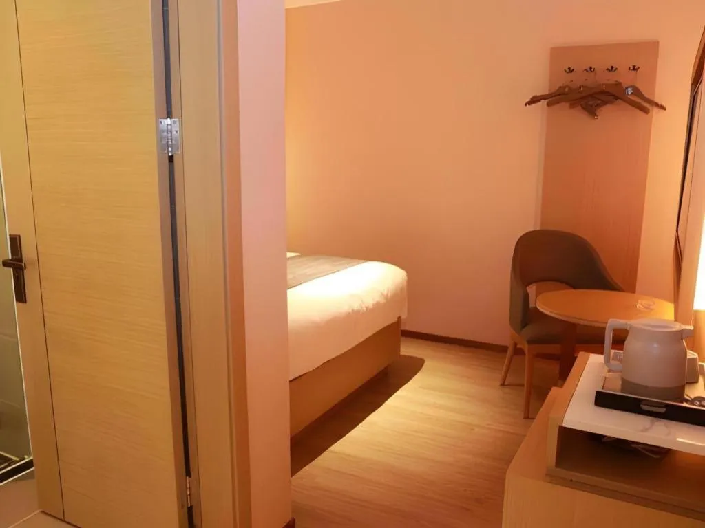 Bed in Lavande Hotel Shenzhen East Gate Wanxiang City Guomao Metro Statipn