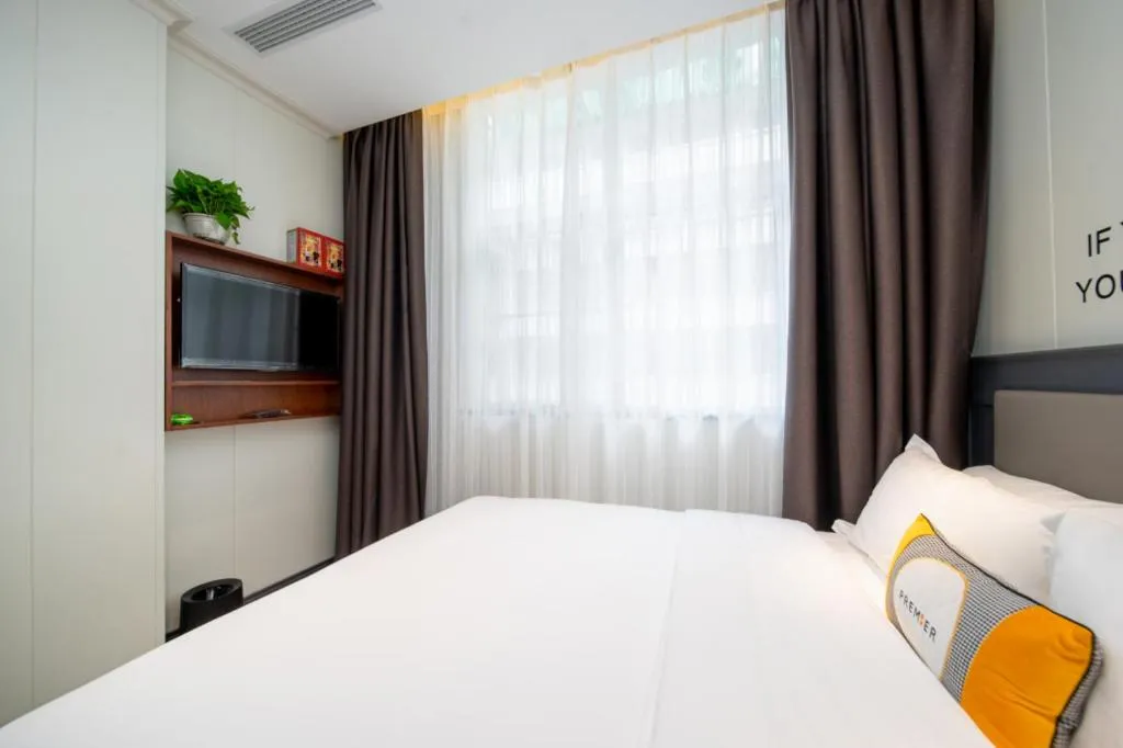 Bed in City Comfort Premier Hotel Guangzhou Tower Chigang Metro Station Pazhou Exhibition