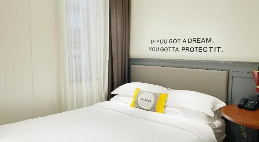 Bed in City Comfort Premier Hotel Guangzhou Tower Chigang Metro Station Pazhou Exhibition